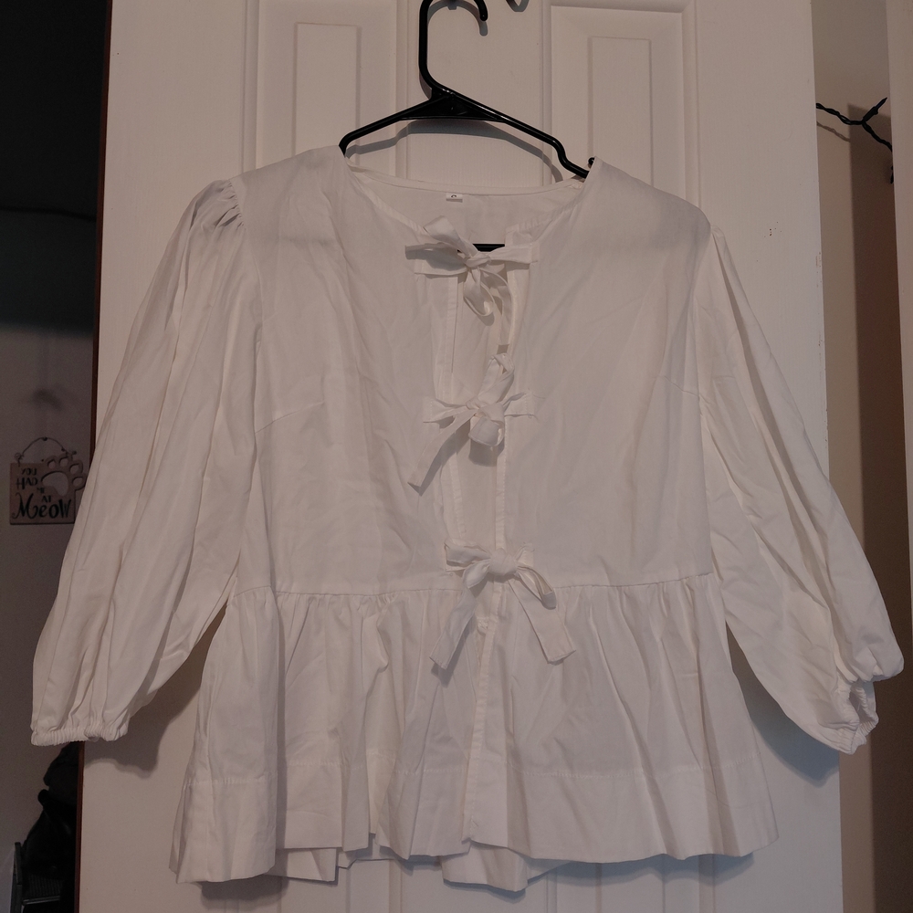 Chic White Blouse with Bow Accents